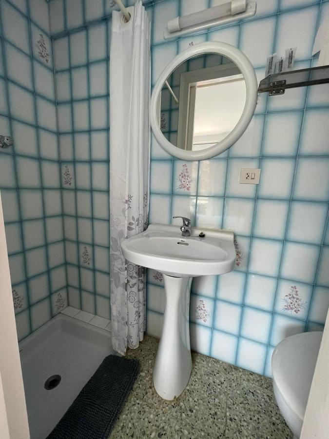 P&R Hostals Maria Rosa Тоса де Мар Екстериор снимка