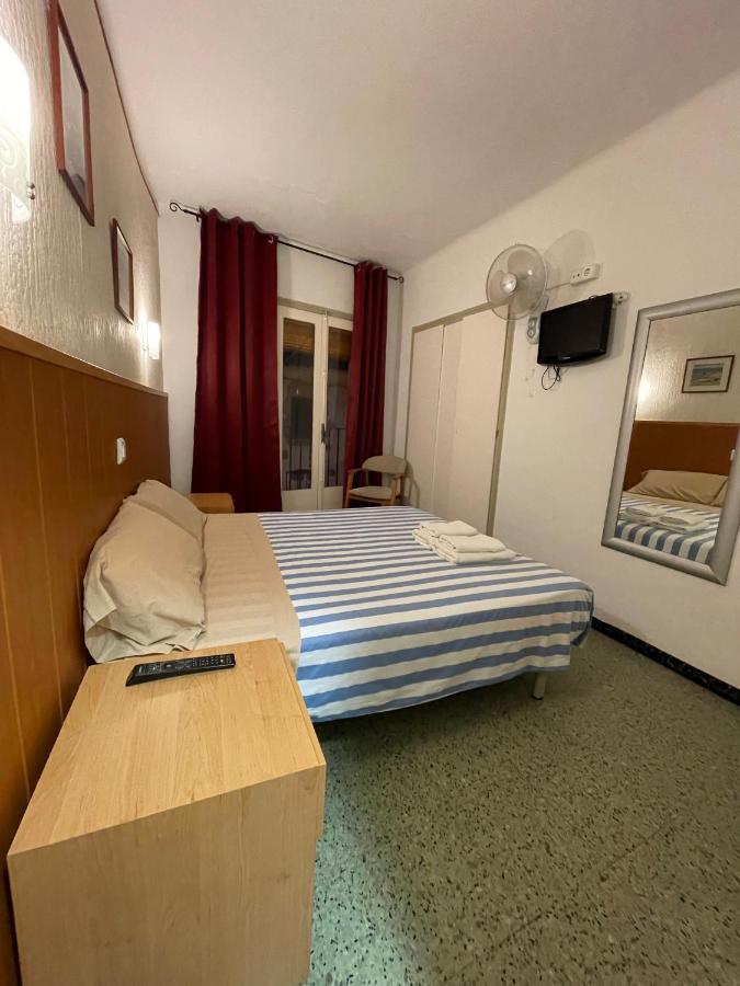 P&R Hostals Maria Rosa Тоса де Мар Екстериор снимка