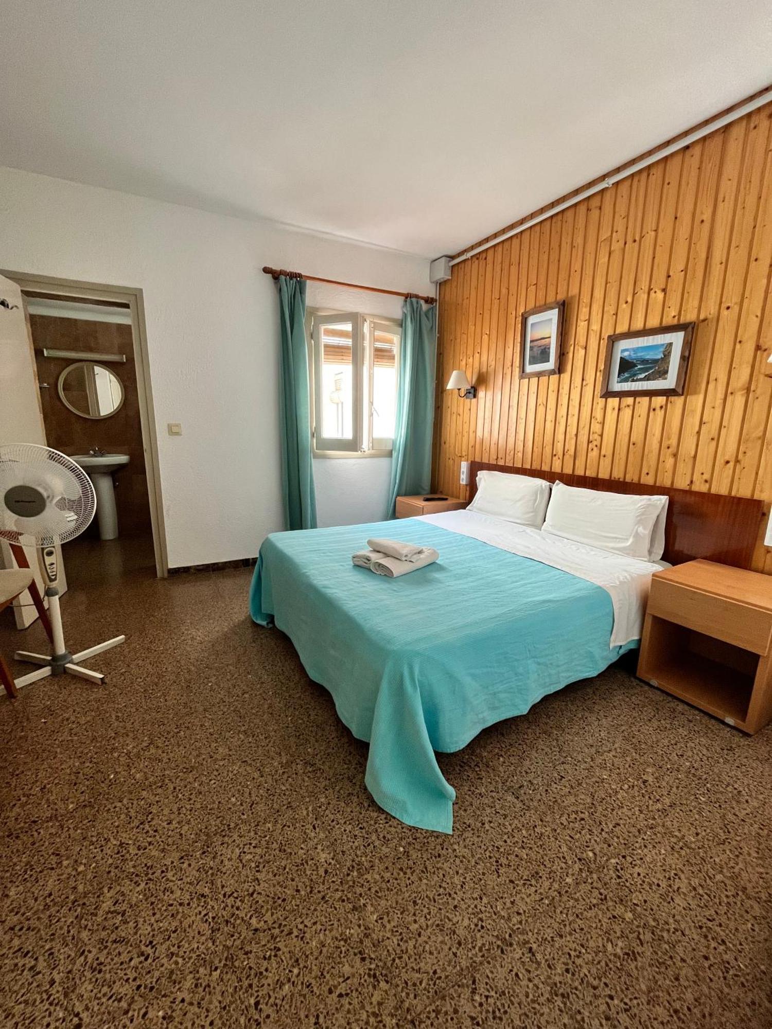 P&R Hostals Maria Rosa Тоса де Мар Екстериор снимка